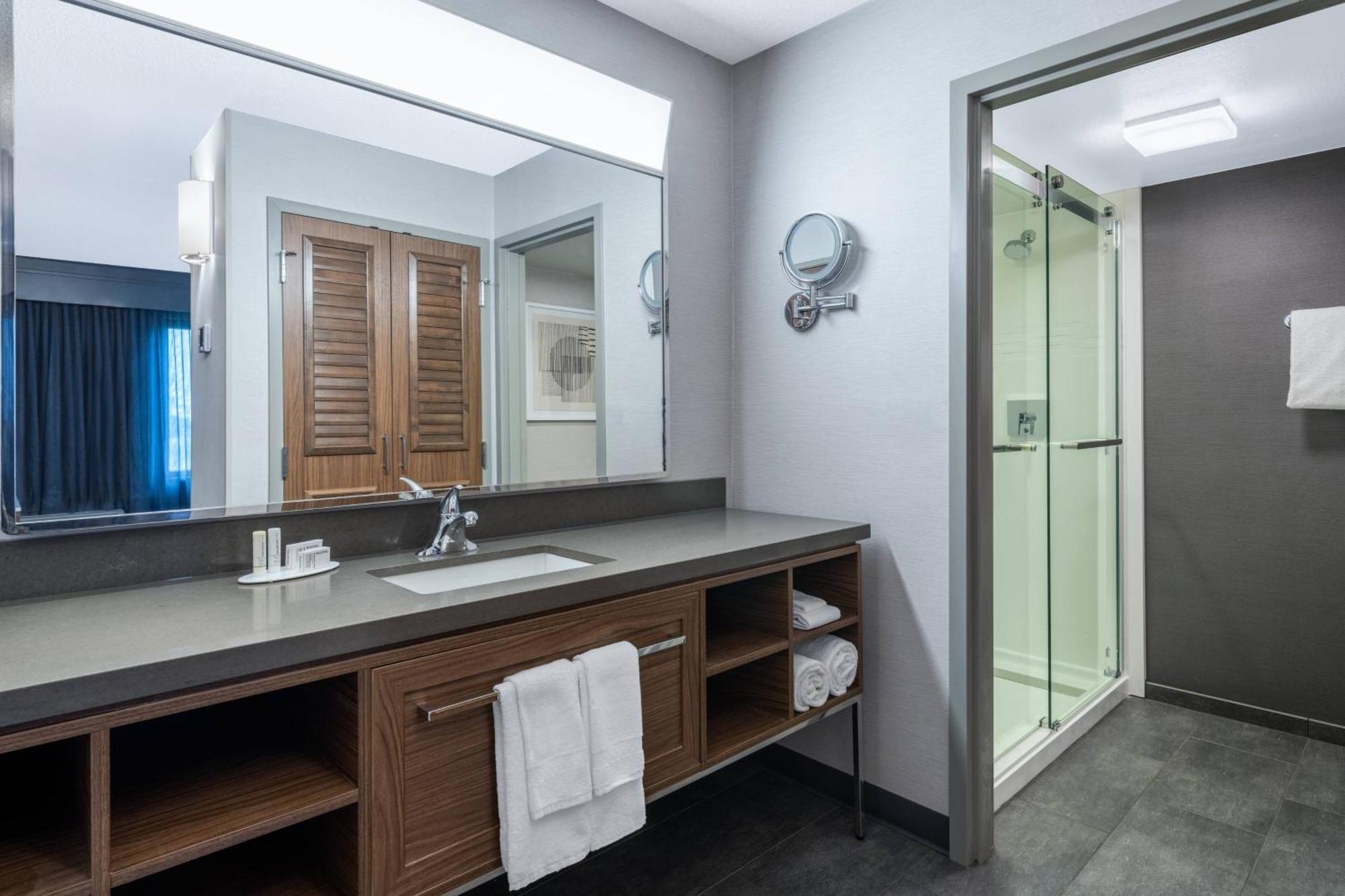 Отель Courtyard Austin South Экстерьер фото