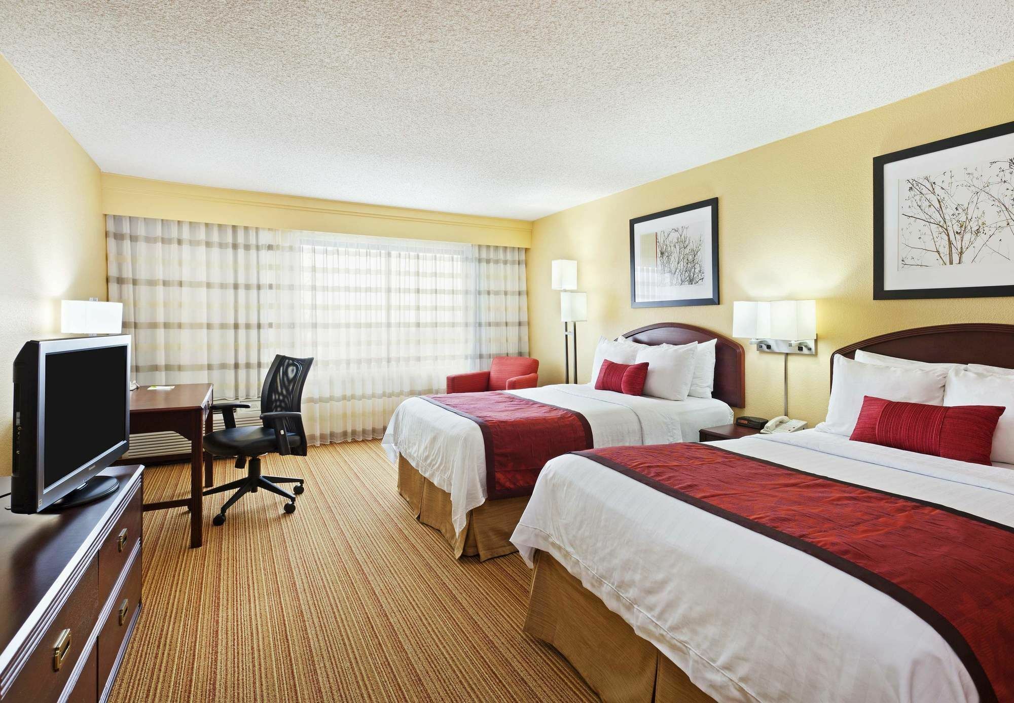 Отель Courtyard Austin South Экстерьер фото