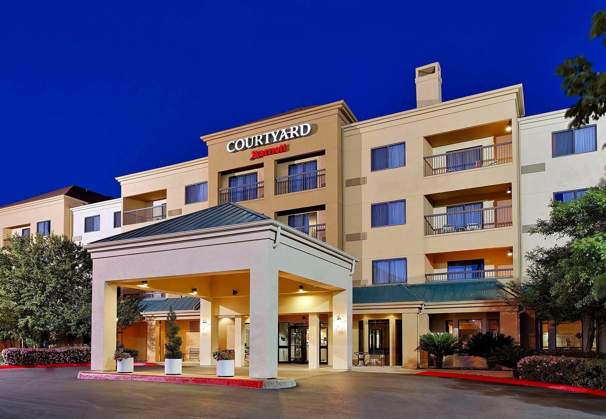 Отель Courtyard Austin South Экстерьер фото